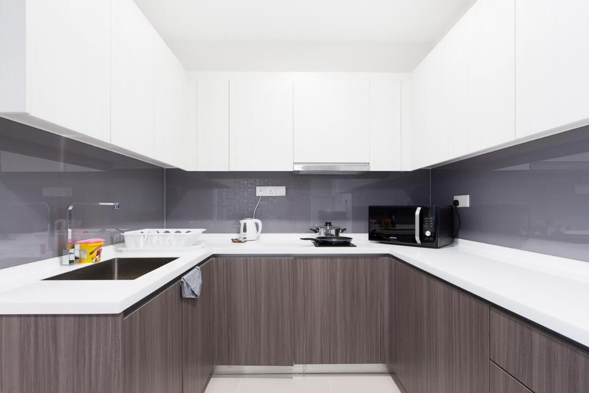 Modern, High Floor Suasana Suites 05 In Jb Johor Bahru Exterior photo